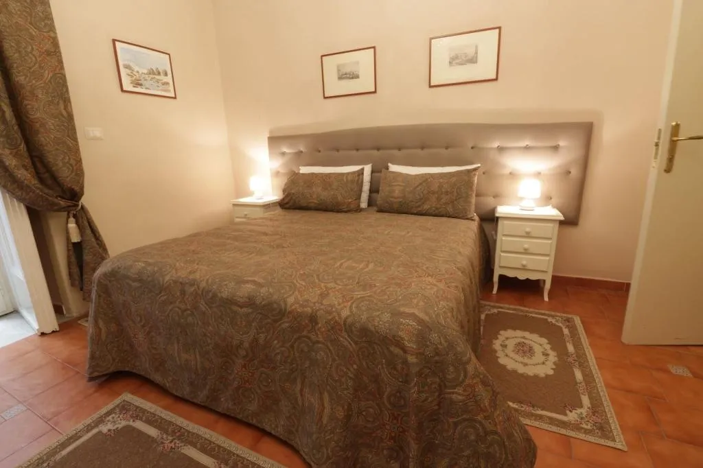 Room, B&B Speranzella, Naples