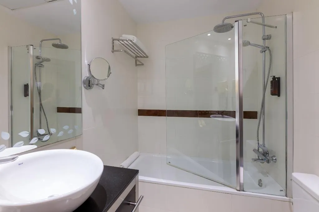 TRIPLE CAPACITY 2 Room, Suizo, Barcelona