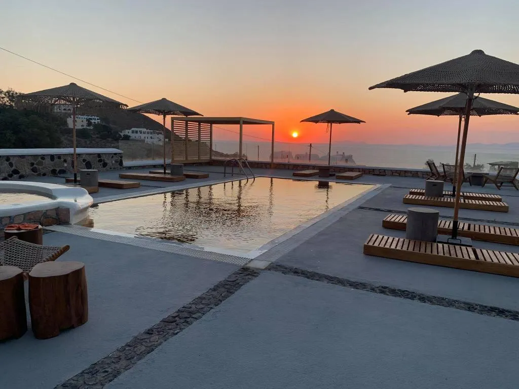 Pool, Symmetry Suites, Santorini