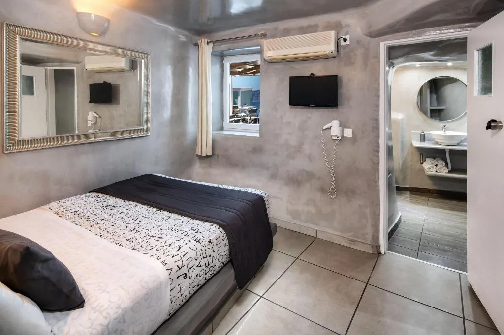 Room, Hotel Katerina's Castle, Santorini