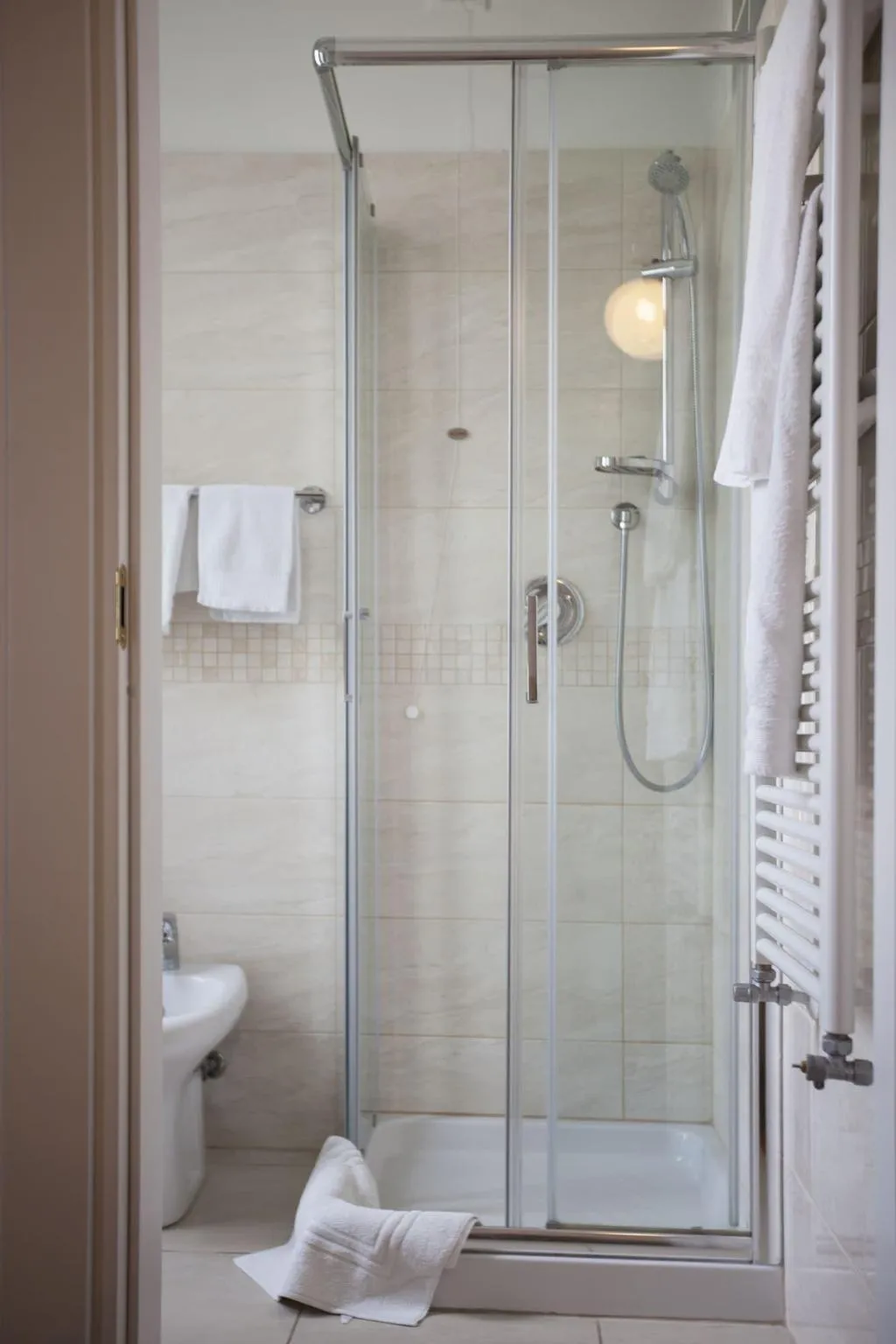 Room, Albergo Amalfi Milano, Milan