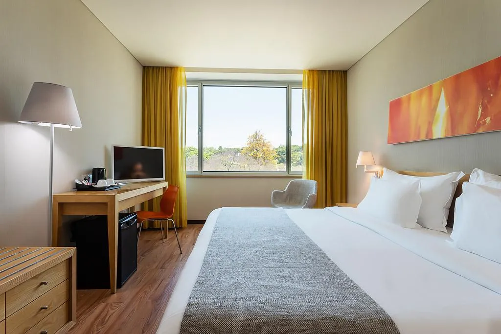 DOUBLE SUPERIOR Room, HF Fenix Garden, Lisbon