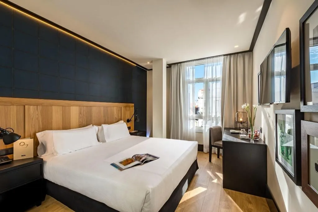 DOUBLE CITY VIEW KING BED Room, H10 Puerta de Alcala 4* Sup., Madrid