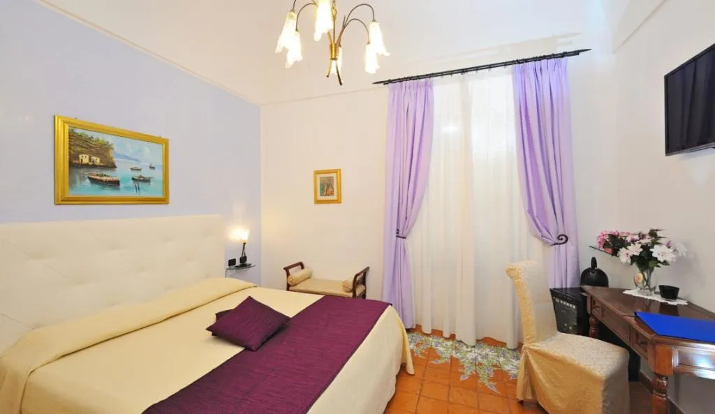 DOUBLE DELUXE SEA VIEW Room, Hotel Villa Annalara, Naples