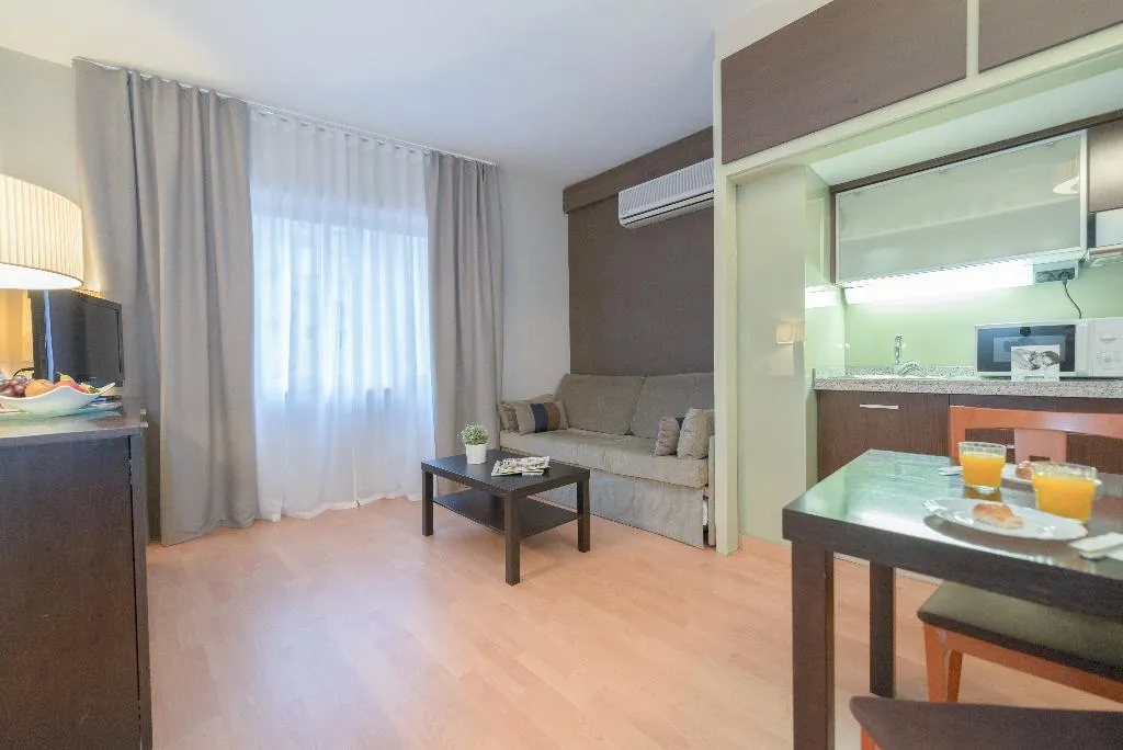 APARTMENT ONE BEDROOM Room, Senator Barcelona Apartments, Barcelona