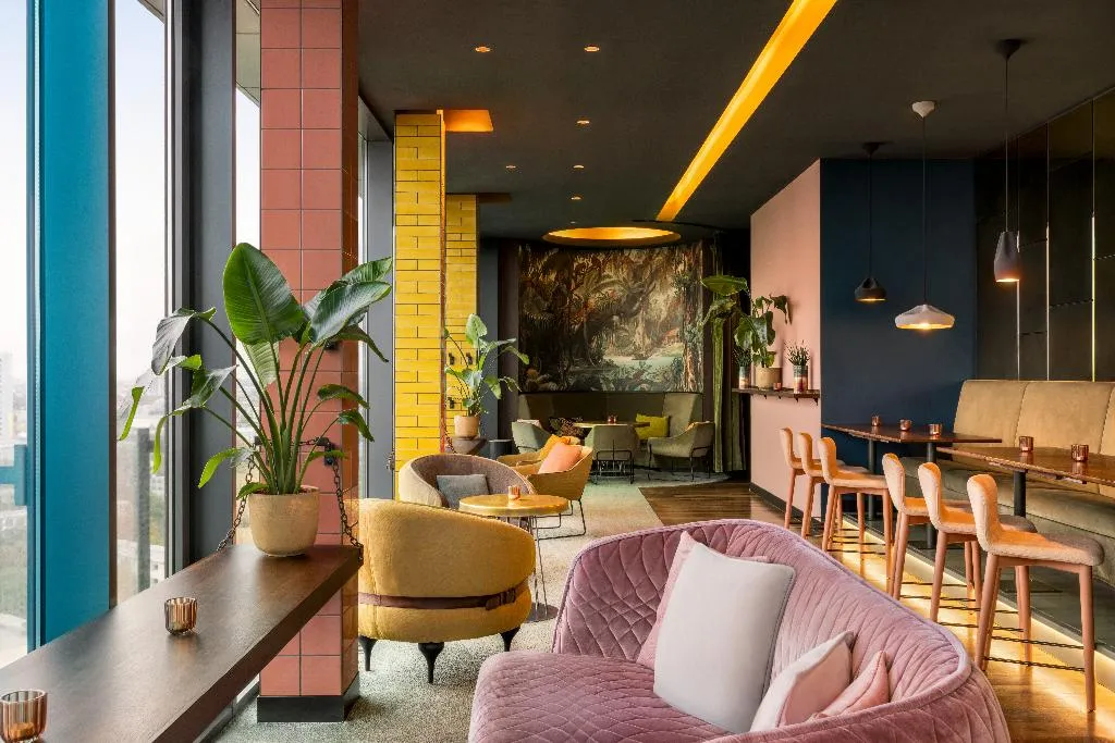 Bar, Vienna House by Wyndham Andel's Berlin, Berlin