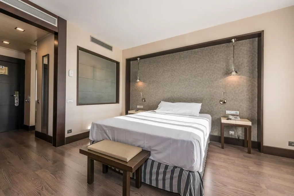 DOUBLE STANDARD Room, Mercader, Madrid