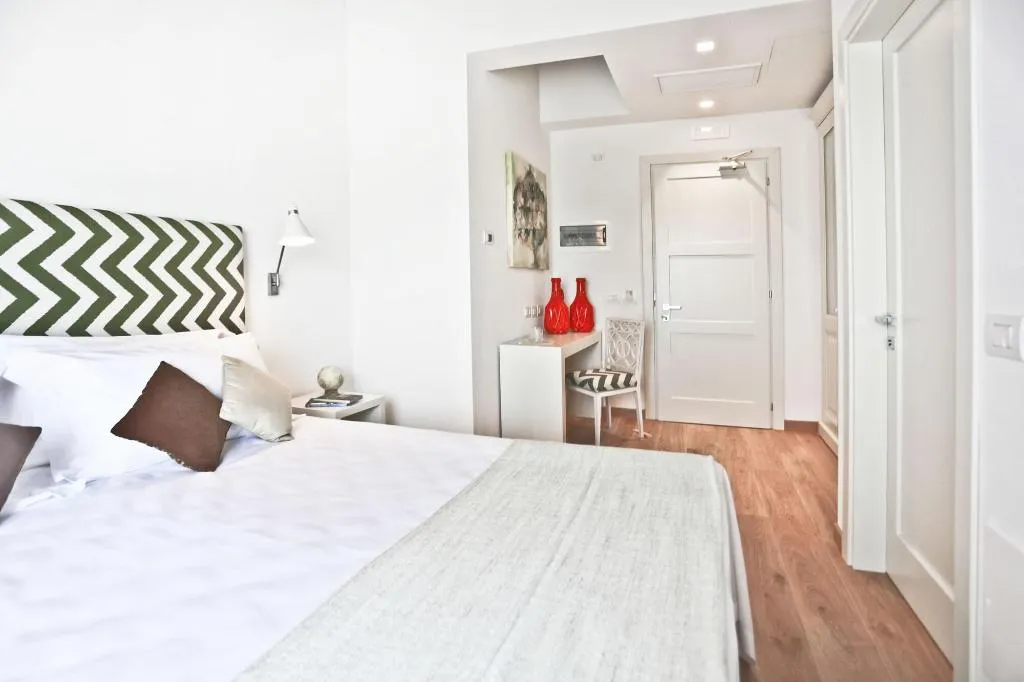 Room, Poggio Baronti B&B, Florence