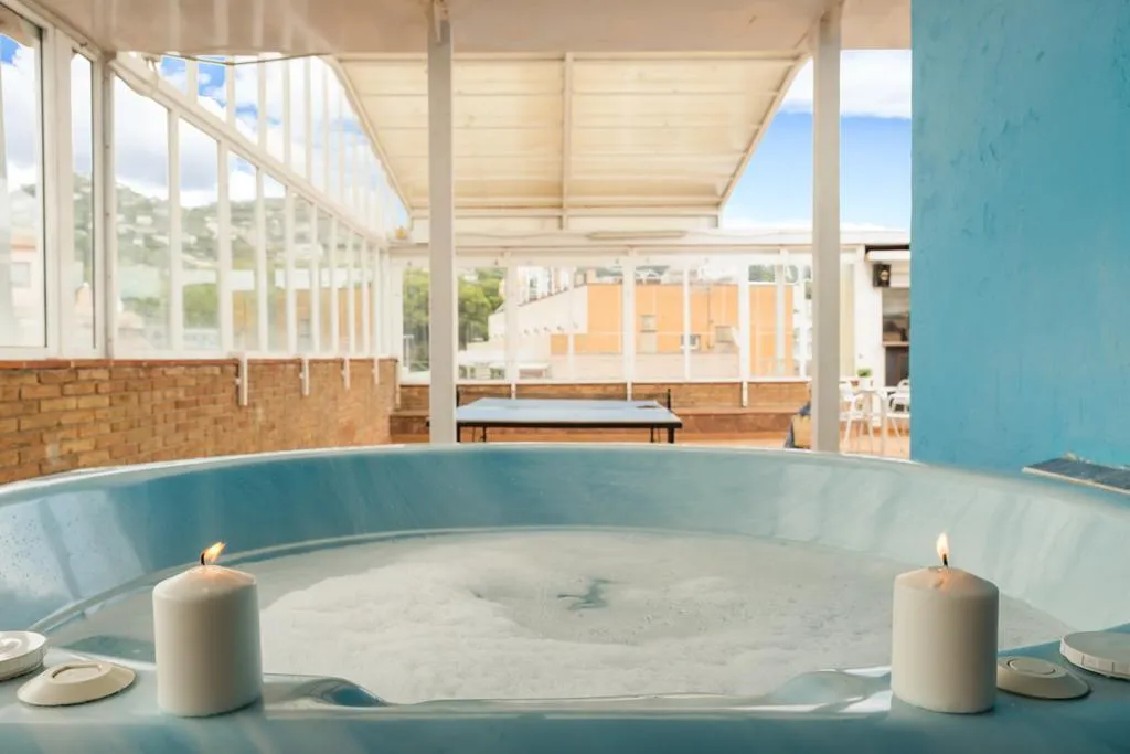 Sports and Entertainment, Vintage Hotel Mercedes, Costa Brava