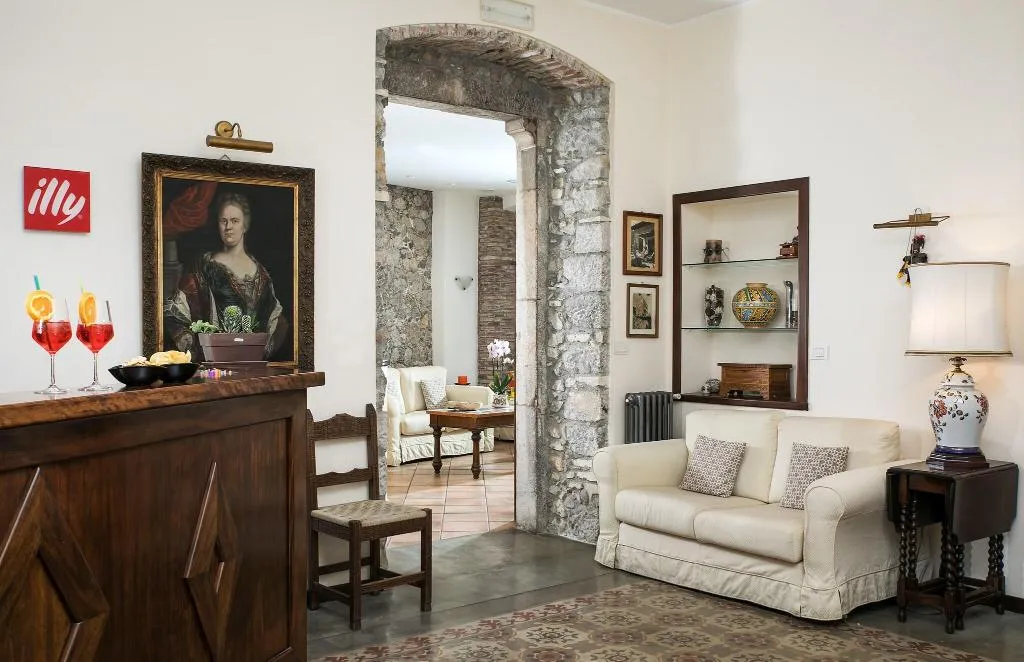 Bar, La Pensione Svizzera, Taormina