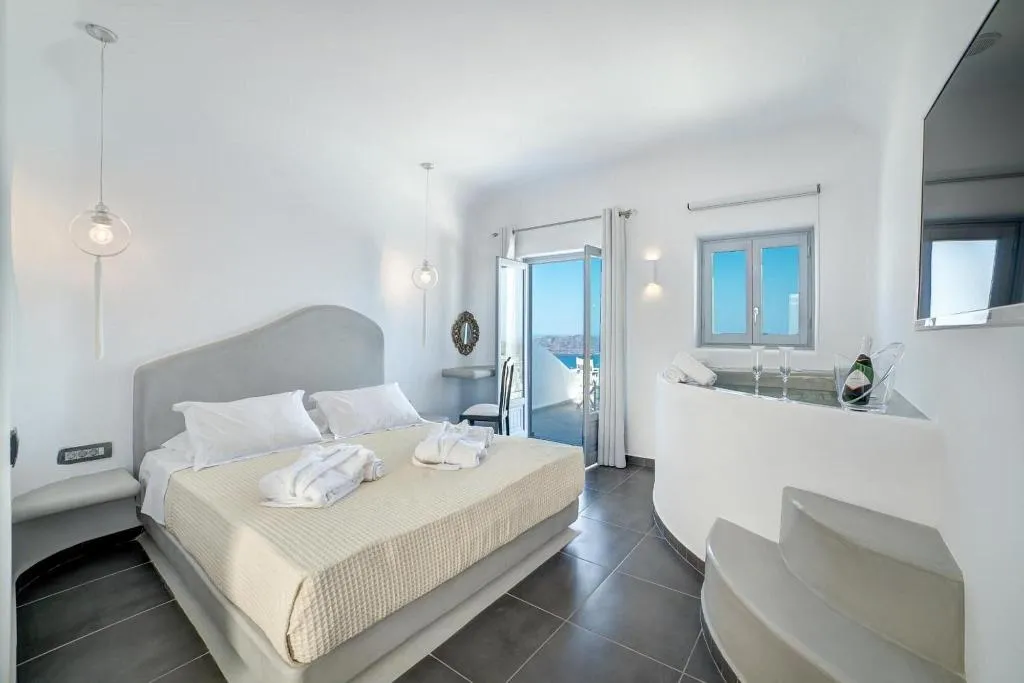 Room, Unique Suites, Santorini