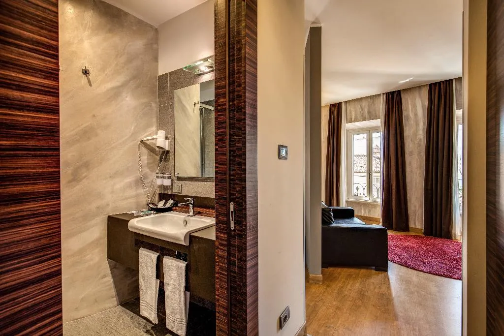 Room, Trevi Collection, Rome