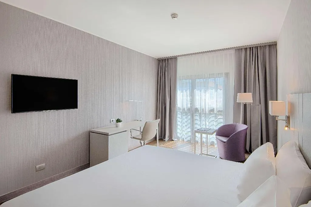 DOUBLE STANDARD Room, NH Lecco Pontevecchio, Milan