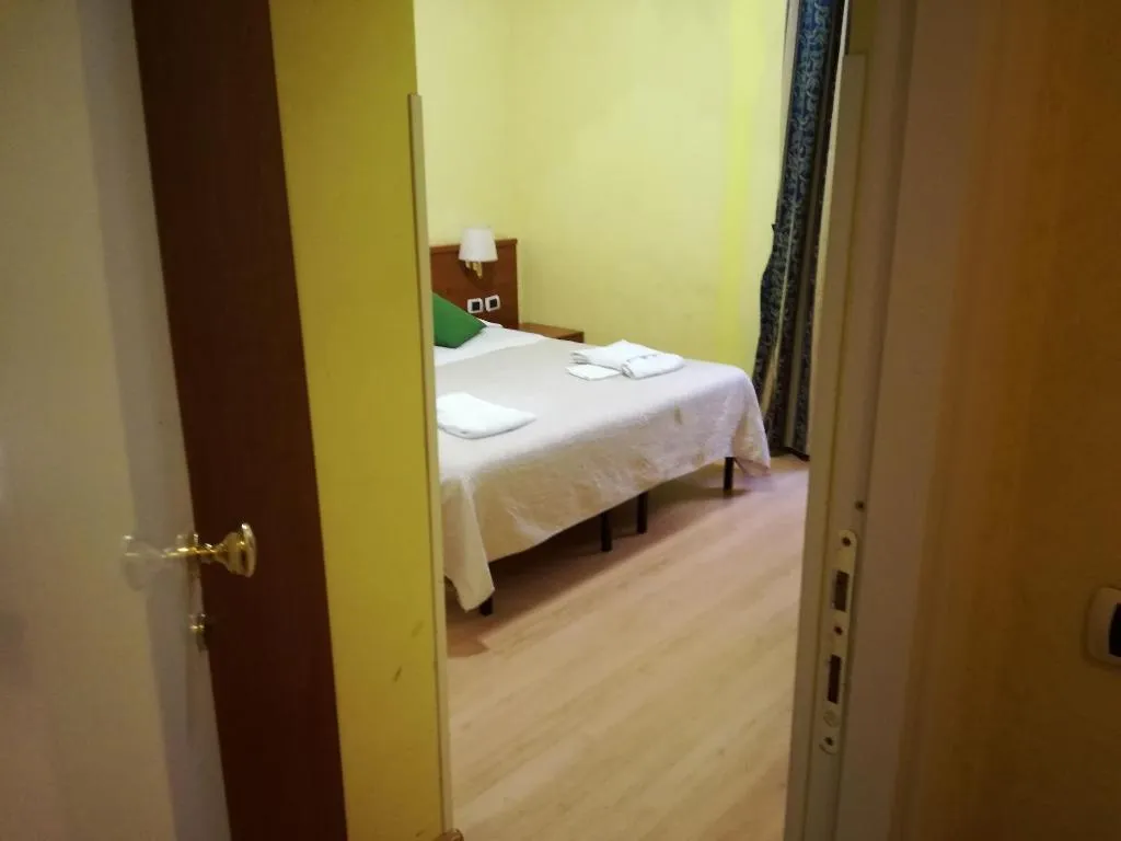 Room, La Casa Dellarte, Rome