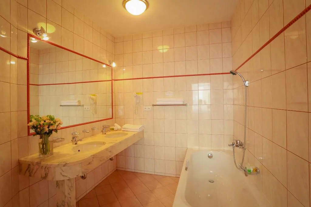 JUNIOR SUITE WITH DOUBLE BED Room, Belvedere Hotel Prague, Prague