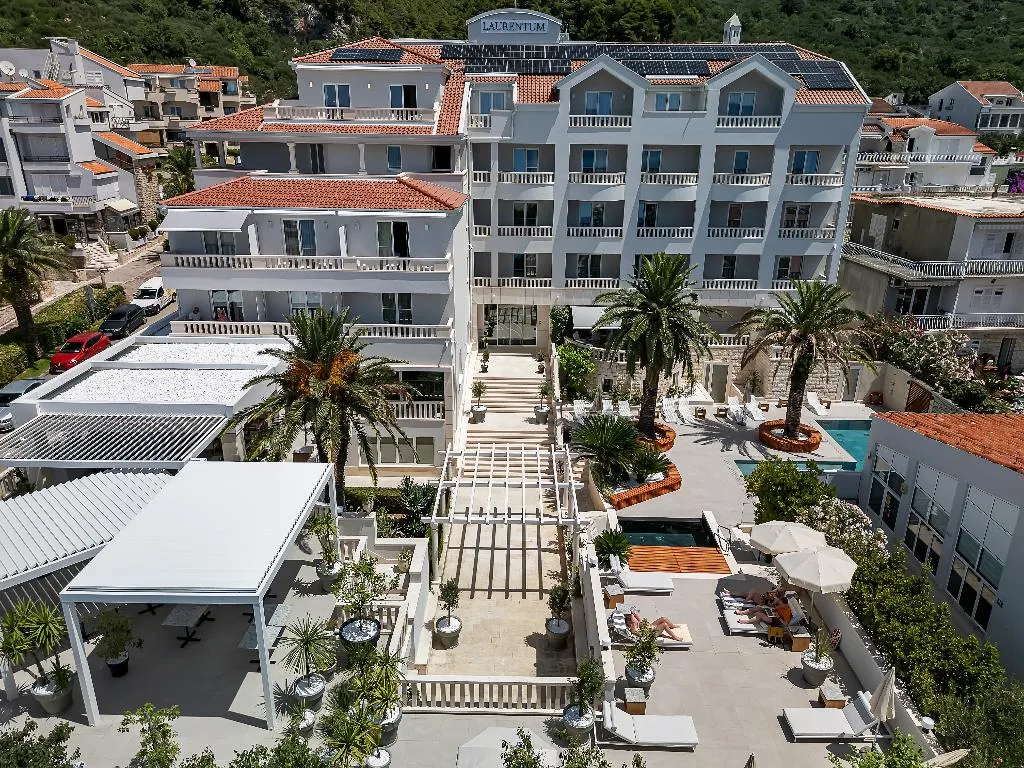 Terrace, Laurentum, Split