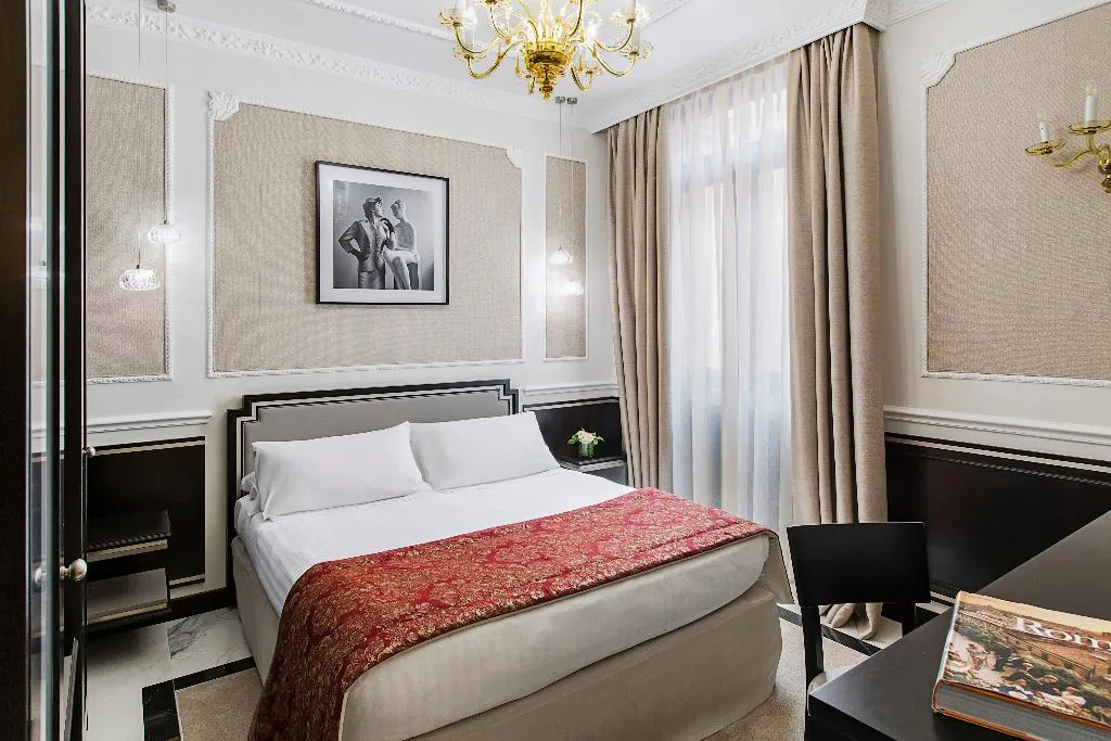 FAMILY ROOM TWO BEDROOMS Room, Baglioni Hotel Regina, Rome