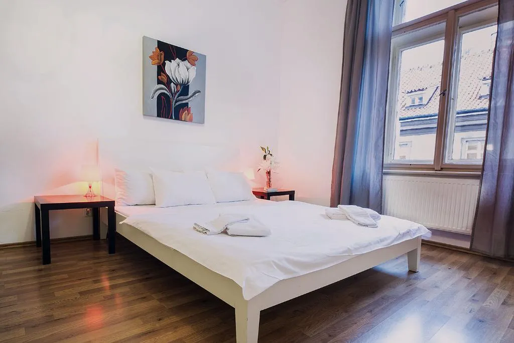 APARTMENT TWO BEDROOMS ONE BATHROOM Room, Royal Road Residence, Prague