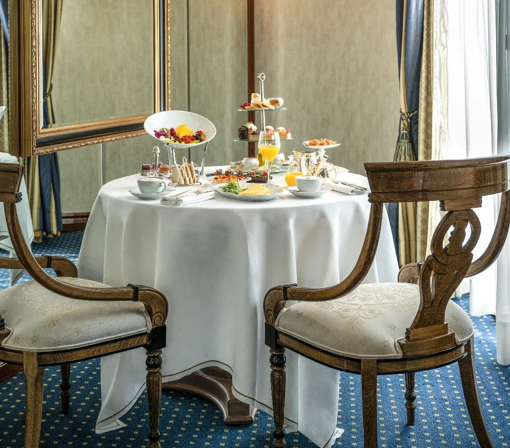 SUITE CLUB Room, InterContinental Madrid, Madrid