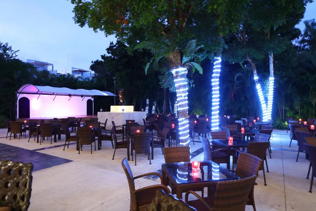 Terrace, Bahía Príncipe Escape Sian Kaan, Cancun Area