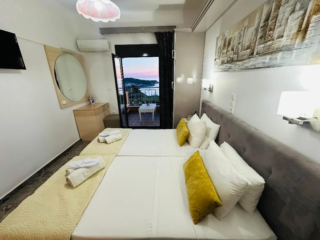 QUADRUPLE SUPERIOR TWO DOUBLE BEDS Room, Nikos Apartments Corfu, Corfu