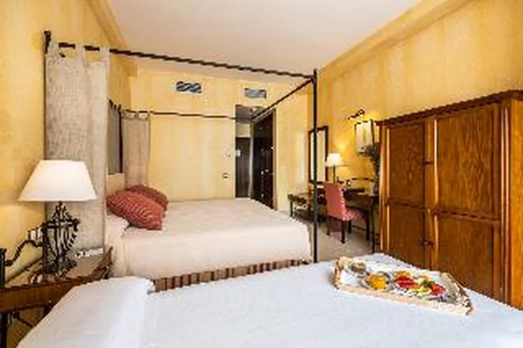 TRIPLE STANDARD Room, Intelier Airén, Madrid