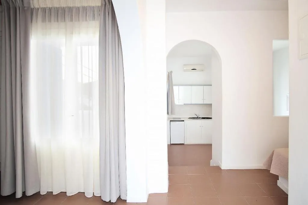 Room, Kritikakis Village Apartments, Santorini