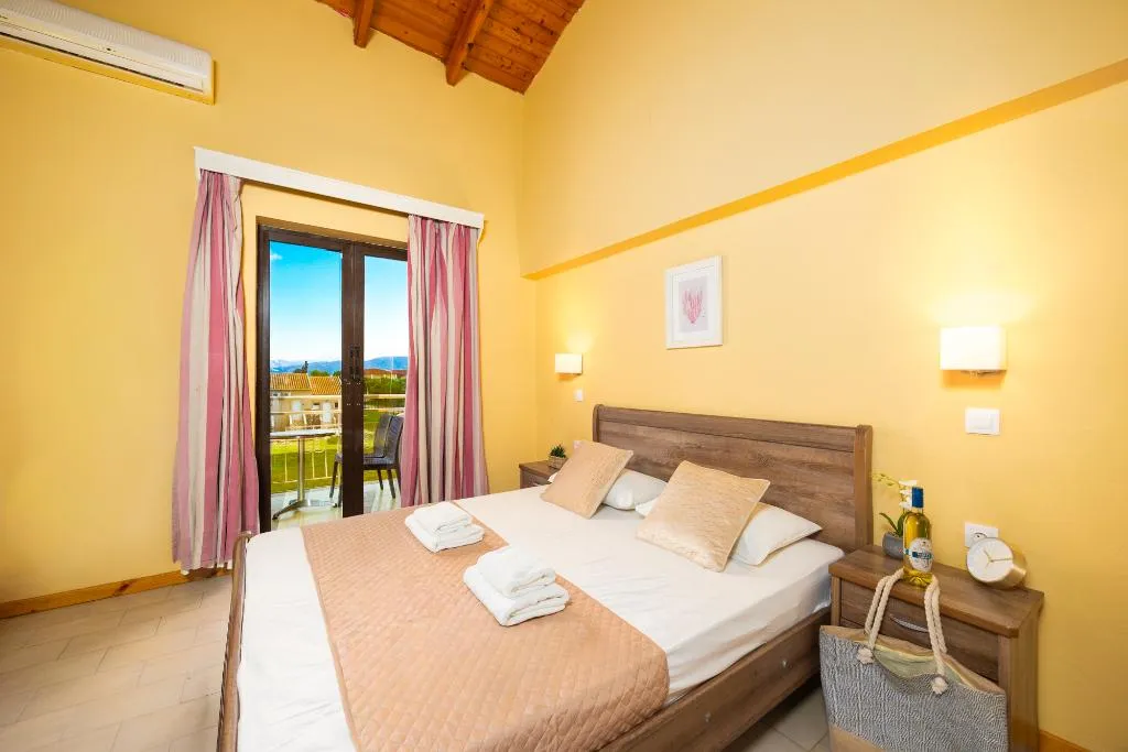 Room CAPACITY 5 Room, Koulouris Beach, Corfu