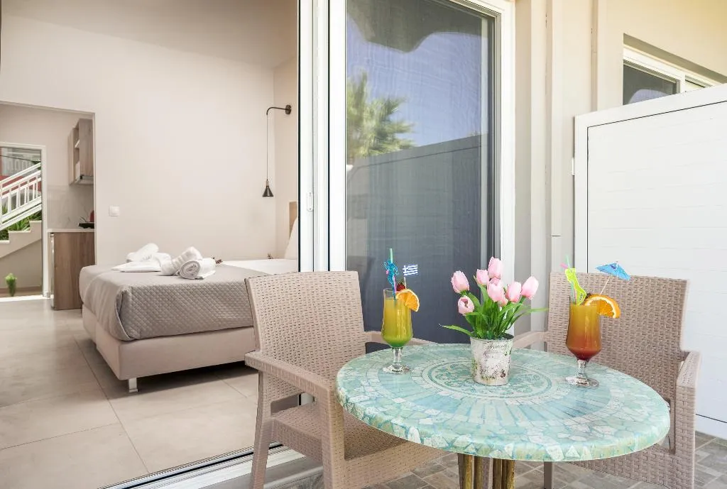 STUDIO DELUXE Room, Antonis Apartments Pool Bar, Zante