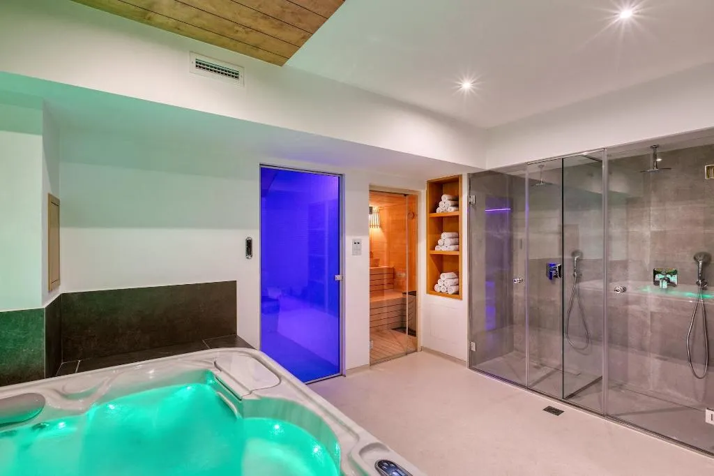 Sports and Entertainment, Las Hotel & Spa, Athens