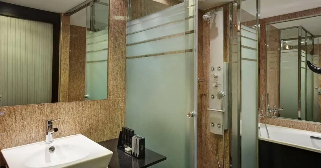 TRIPLE STANDARD Room, Melia Barcelona Sarria, Barcelona