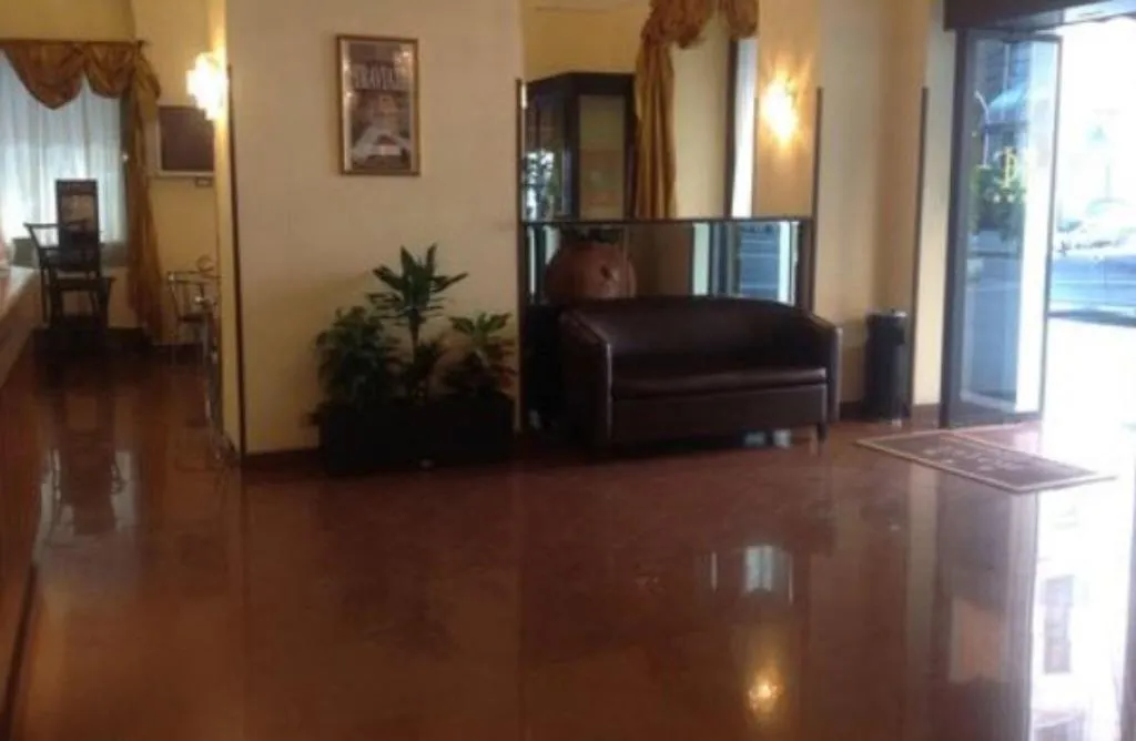 Lobby, California, Rome