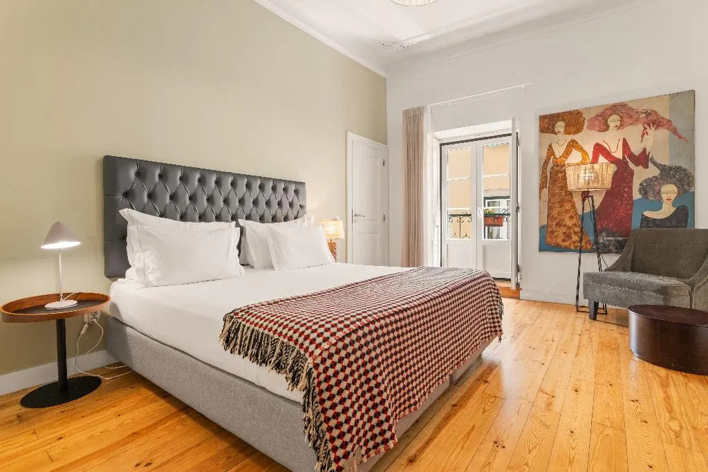 DOUBLE SUPERIOR WITH DOUBLE BED Room, Casa do Bairro by Shiadu, Lisbon