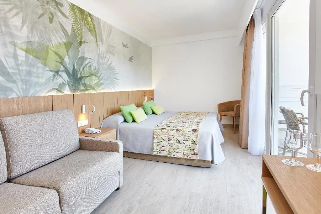 FAMILY ROOM WITH BALCONY Room, Universal Hotel Castell Royal, Majorca
