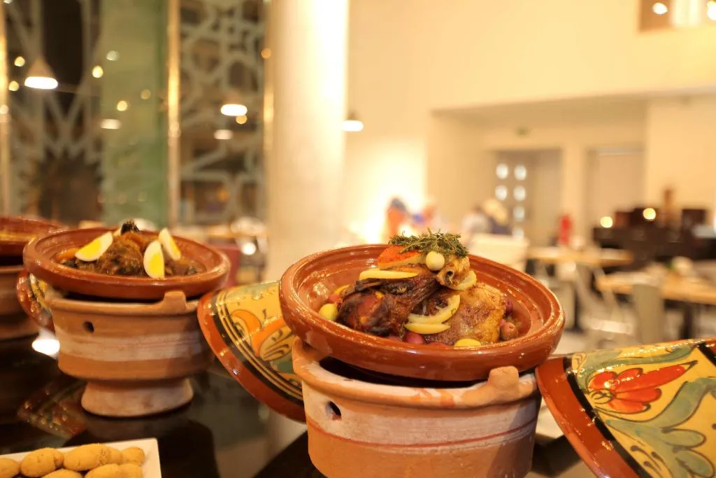 Restaurant, Campanile Casablanca Centre Ville, Casablanca