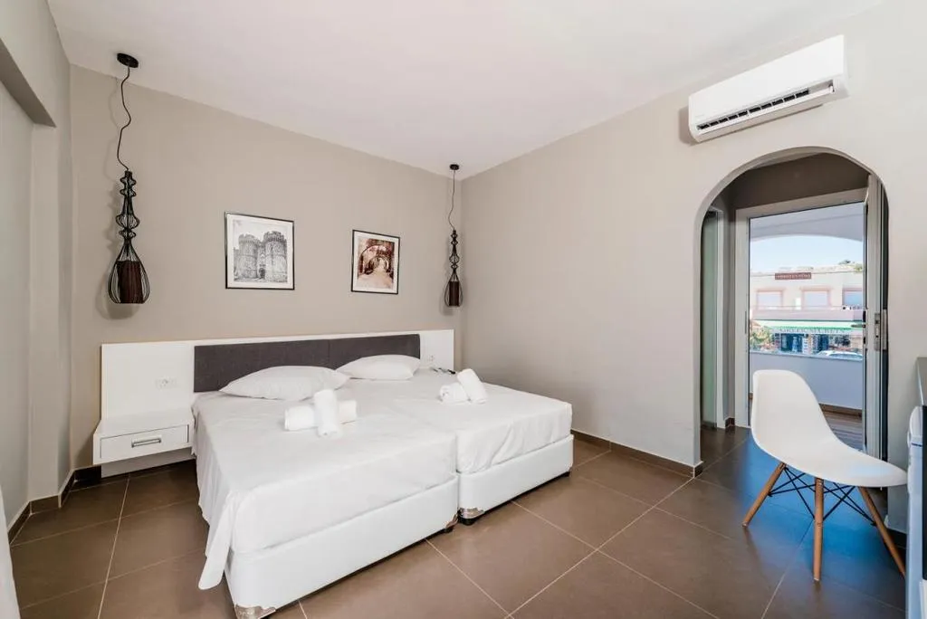 Room, Belmare, Rhodes