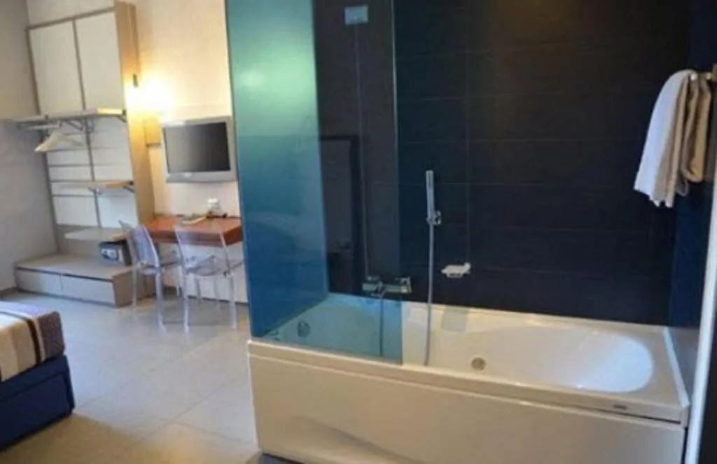 TRIPLE SUPERIOR Room, California, Rome