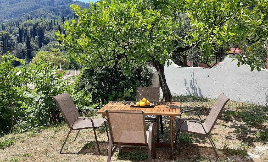HOUSE TWO BEDROOMS ONE BATHROOM Room, Roza studios, Corfu