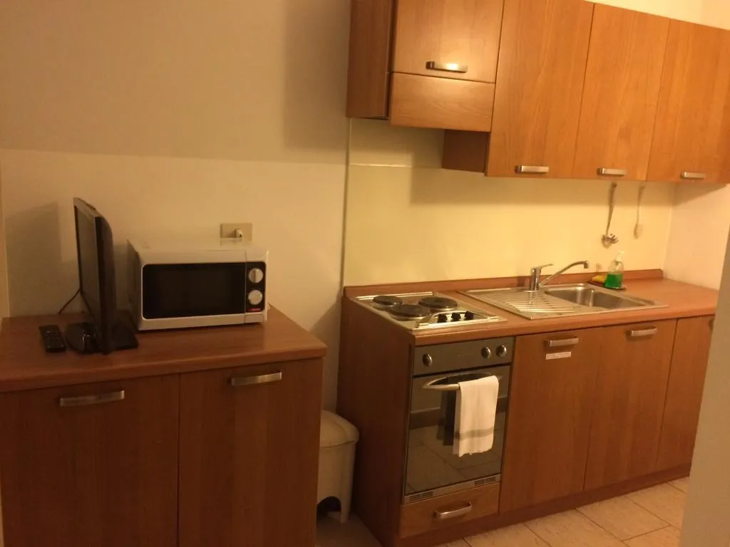 STUDIO STANDARD Room, Gemini City Centre Studios, Florence