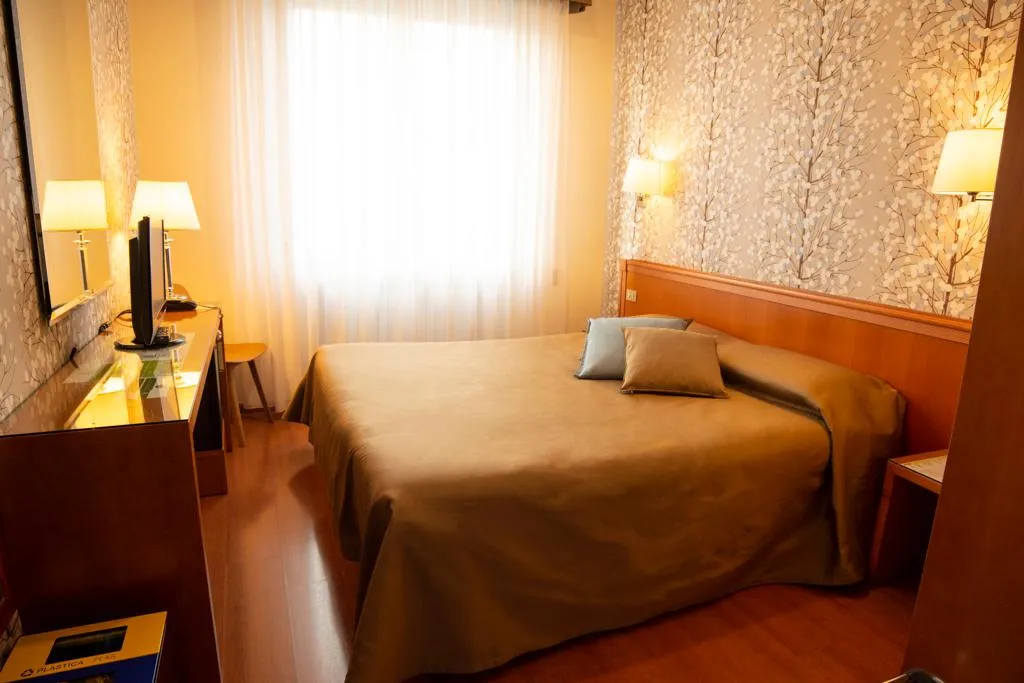 DOUBLE STANDARD Room, Eco Hotel Milano & Bioriso Restaurant, Milan