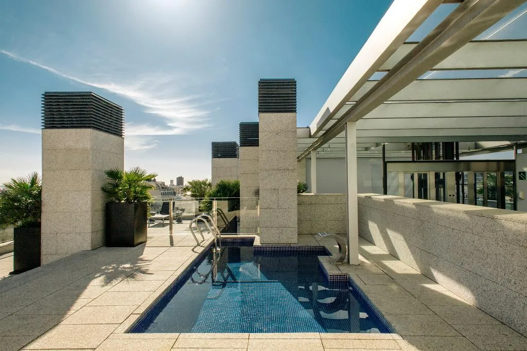 Pool, Suites Avenue, Barcelona