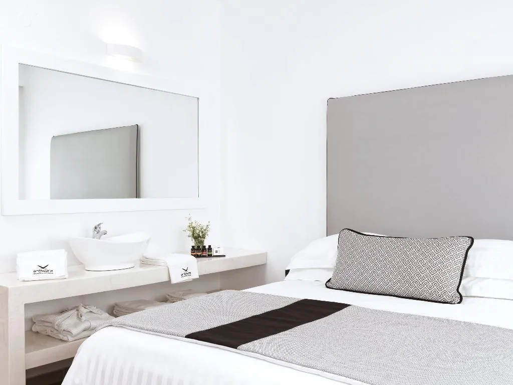 Double or Twin CLASSIC Room, Aressana Spa Hotel and Suites, Santorini