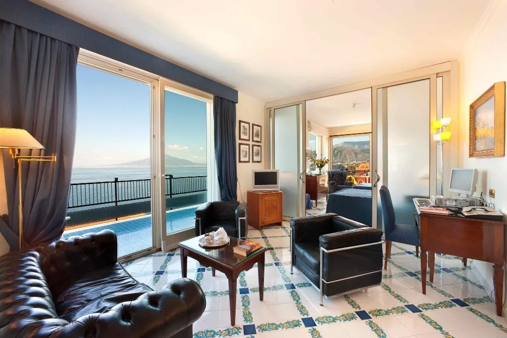 SUITE SEA VIEW Room, Continental, Naples