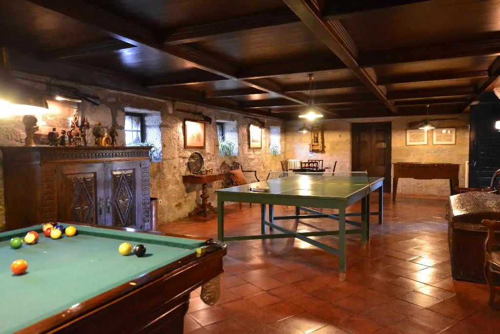 Sports and Entertainment, Casa Das Paredes, Porto