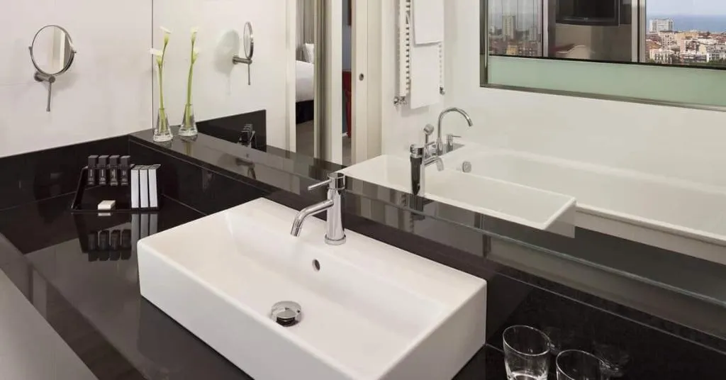 DOUBLE SINGLE USE PREMIUM SEA VIEW Room, Melia Barcelona Sky, Barcelona