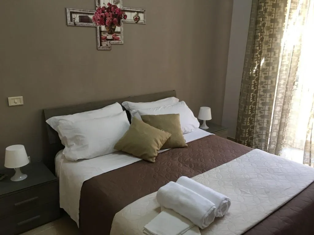 Room, Soggiorno Paradiso Due, Naples