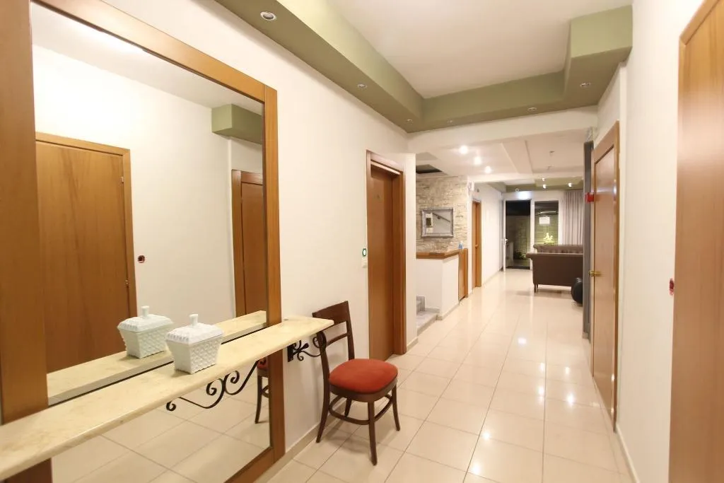 Lobby, Mallas, Halkidiki