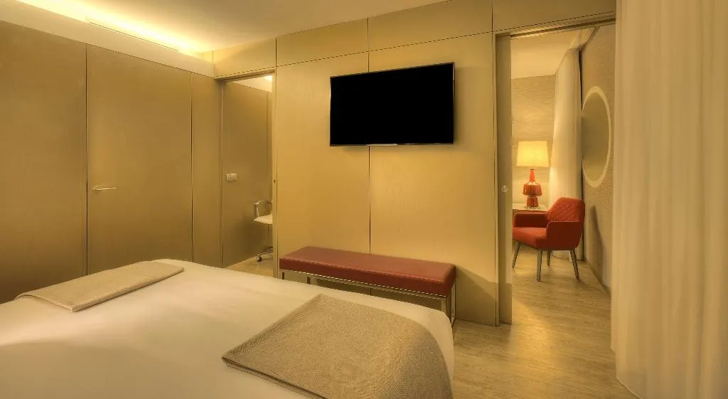 FAMILY ROOM WITH VIEWS Room, NH Collection Porto Batalha, Porto