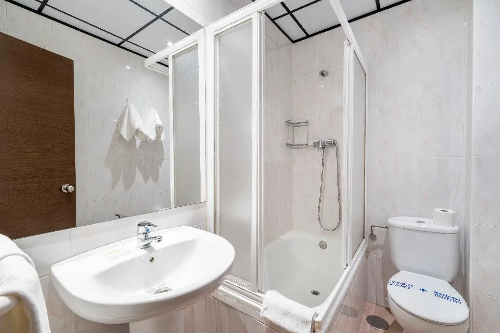 Double or Twin WITH BALCONY Room, Ballesta, Madrid
