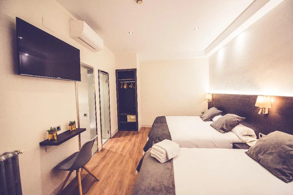 TRIPLE STANDARD Room, Marlasca, Madrid